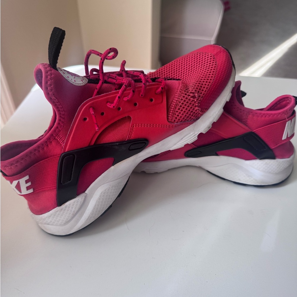 Nike Kids Sneakers - Red & Black